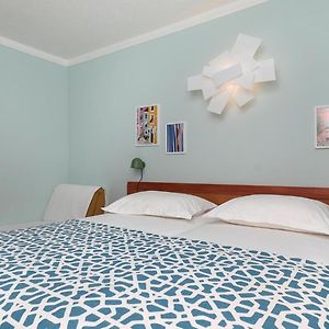 Zimmer mit zwei Einzelbetten
